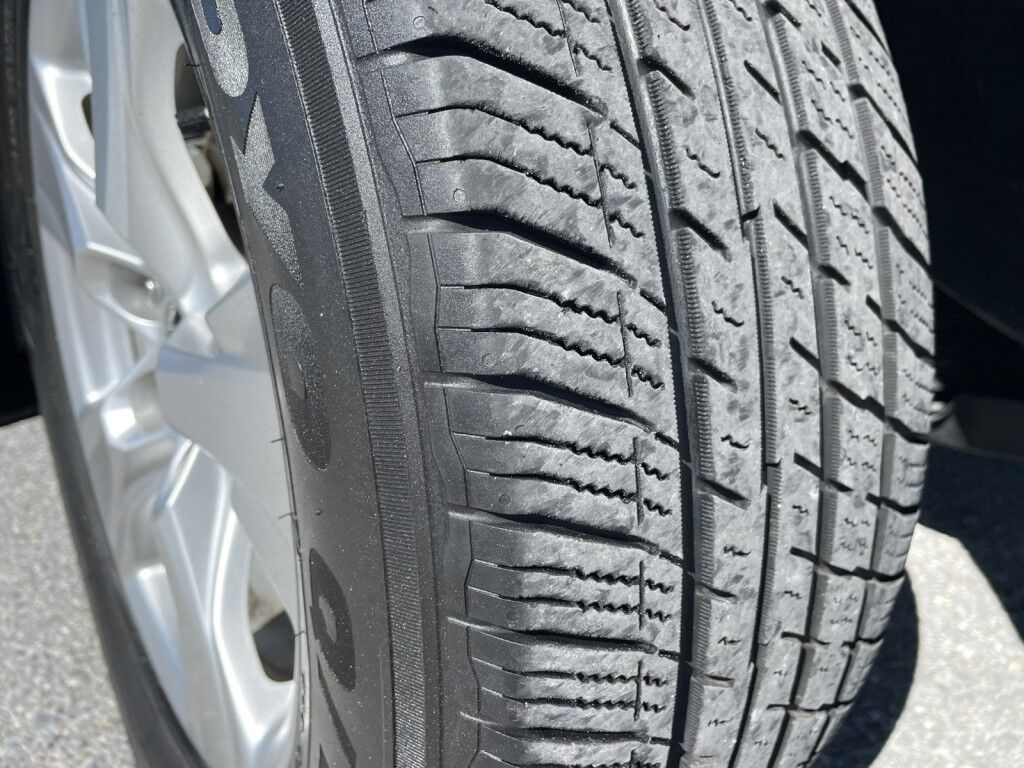 2019 Toyota RAV4 HYBRID XLE~1 OWNER~SUNROOF~APPLE CARPLAY~ONLINE FINANCE AND SHIPPING AVAILABLE!!! Sarasota FL