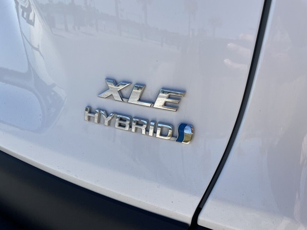 2019 Toyota RAV4 HYBRID XLE~1 OWNER~SUNROOF~APPLE CARPLAY~ONLINE FINANCE AND SHIPPING AVAILABLE!!! Sarasota FL