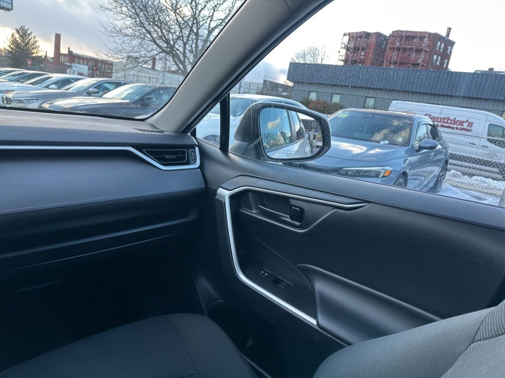 2019 Toyota RAV4 Hybrid LE Worcester MA 2019 Toyota RAV4 Hybrid LE Worcester MA