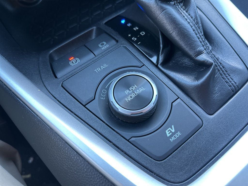 2019 Toyota RAV4 Hybrid LE Worcester MA 2019 Toyota RAV4 Hybrid LE Worcester MA