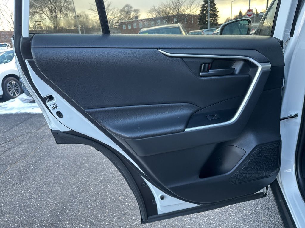 2019 Toyota RAV4 Hybrid LE Worcester MA 2019 Toyota RAV4 Hybrid LE Worcester MA