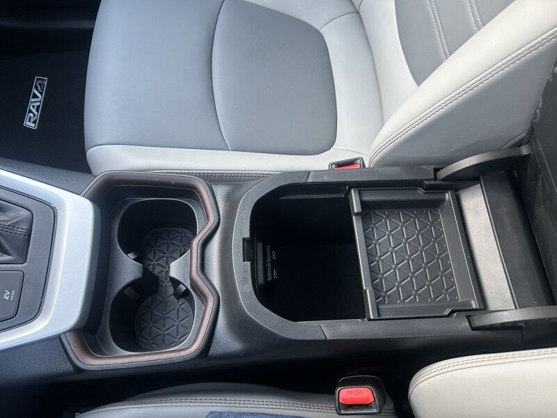 2019 Toyota RAV4 Hybrid Limited - 1 OWNER - GREAT SERVICE HISTORY Whitinsville MA