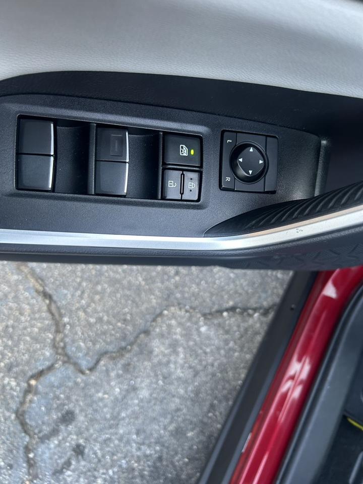 2019 Toyota RAV4 Hybrid Limited - 1 OWNER - GREAT SERVICE HISTORY Webster MA