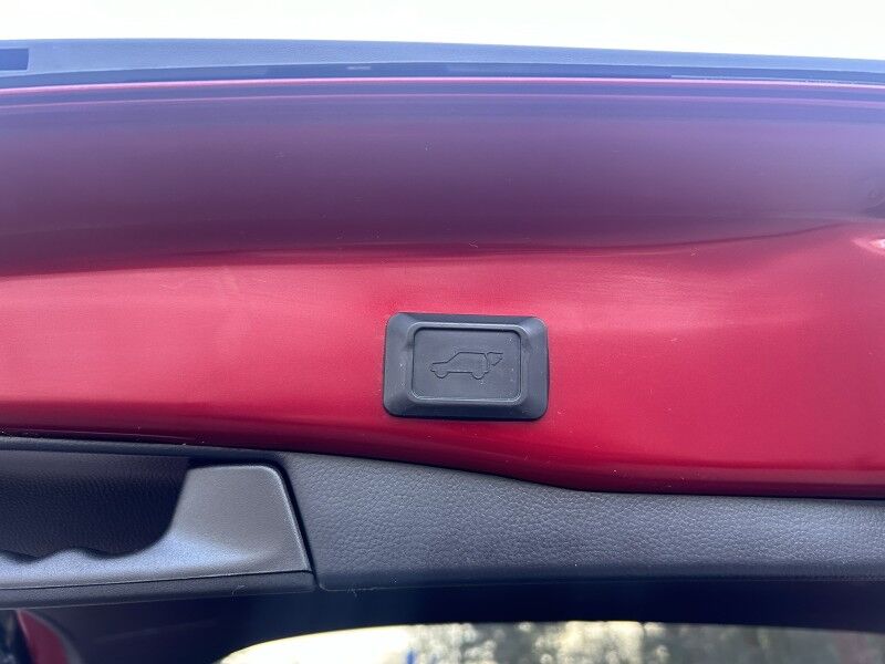 2019 Toyota RAV4 Hybrid Limited - 1 OWNER - GREAT SERVICE HISTORY Webster MA