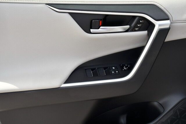 2019 Toyota RAV4 Hybrid Limited Miami Gardens FL