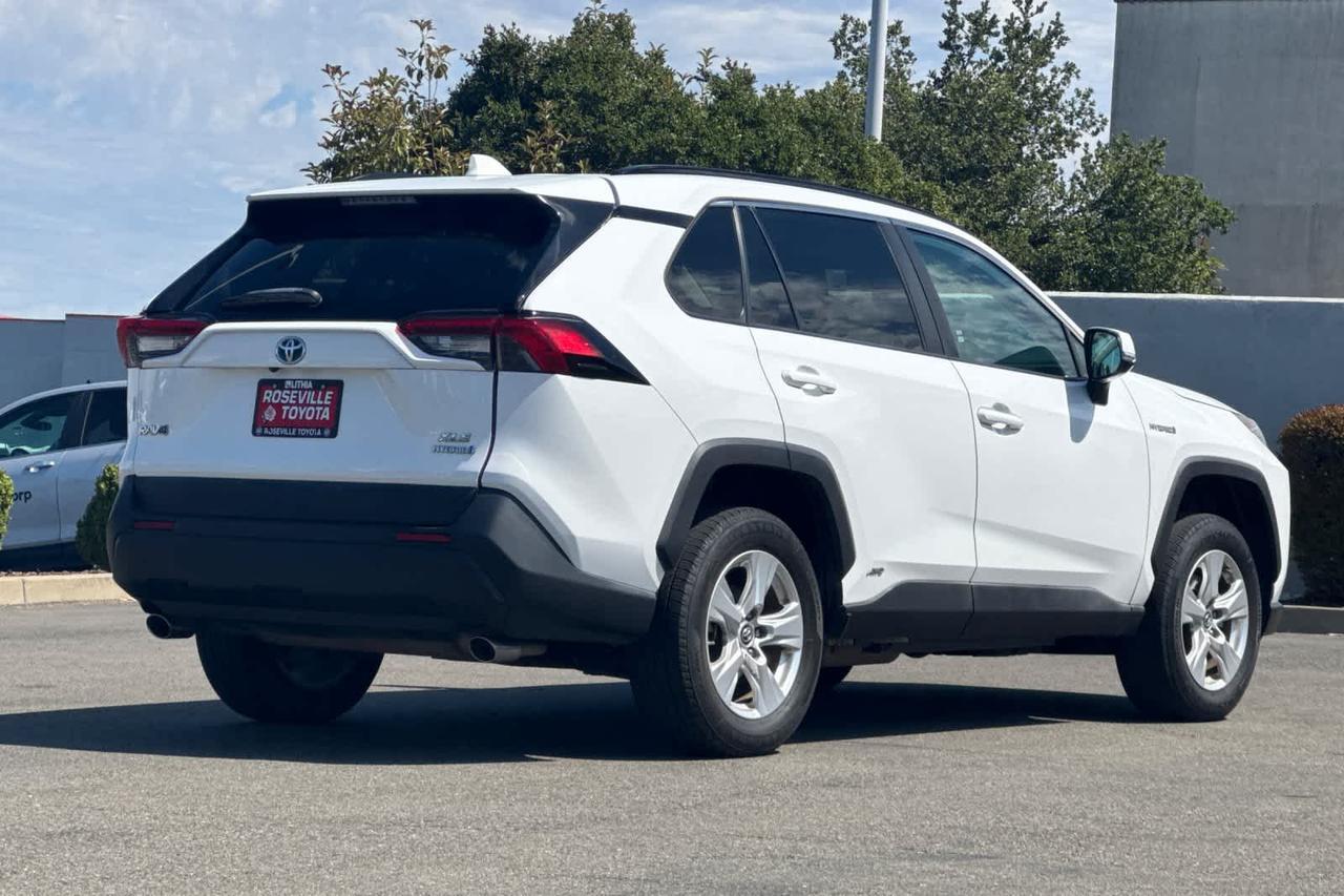 2019 Toyota RAV4 Hybrid XLE