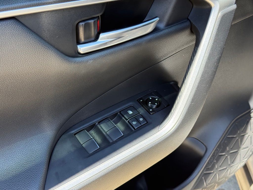 2019 Toyota RAV4 Hybrid XSE Crestwood KY