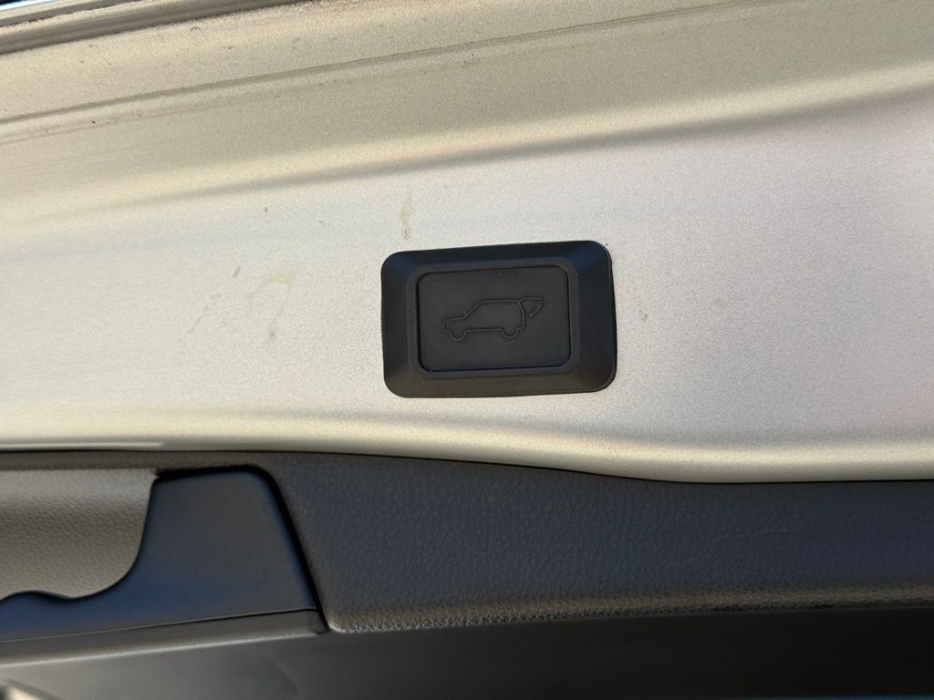 2019 Toyota RAV4 Hybrid XSE Crestwood KY
