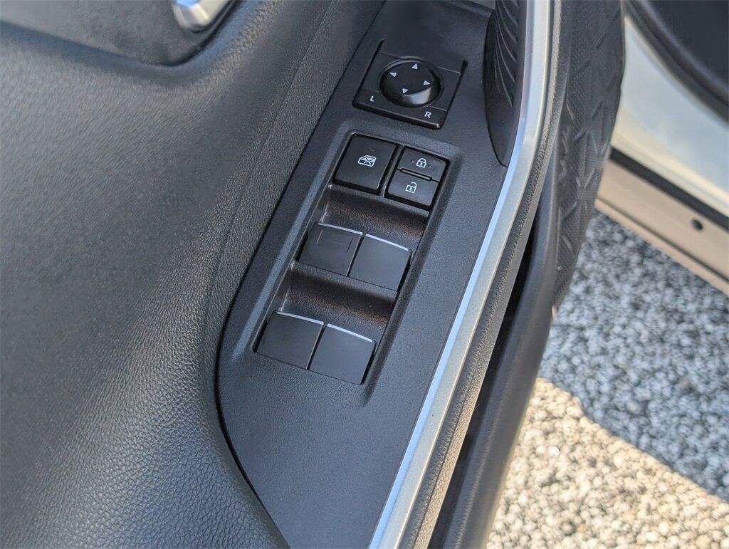 2019 Toyota RAV4 Hybrid XSE