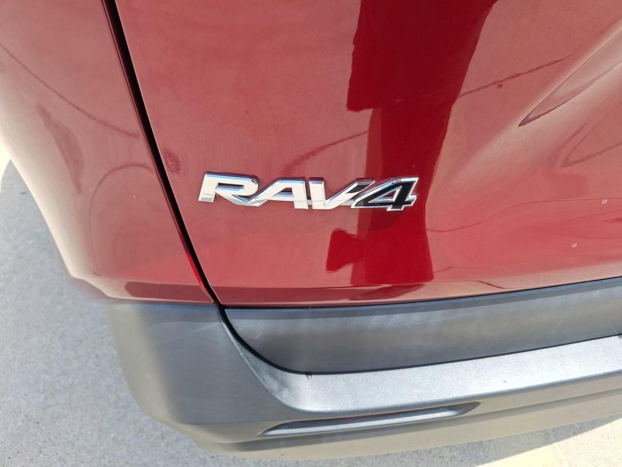 2019 Toyota RAV4 LE Hurst TX