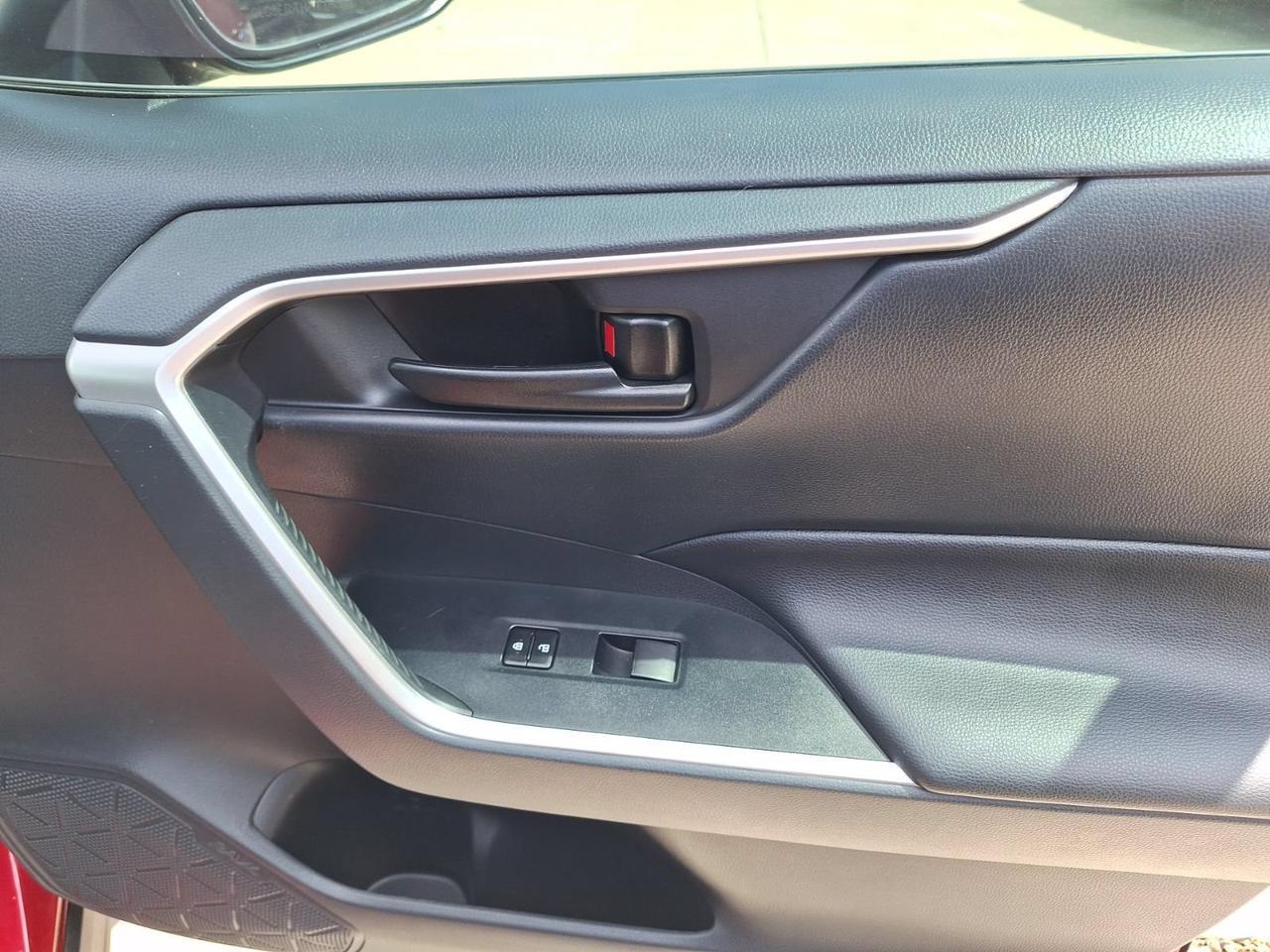 2019 Toyota RAV4 LE Hurst TX