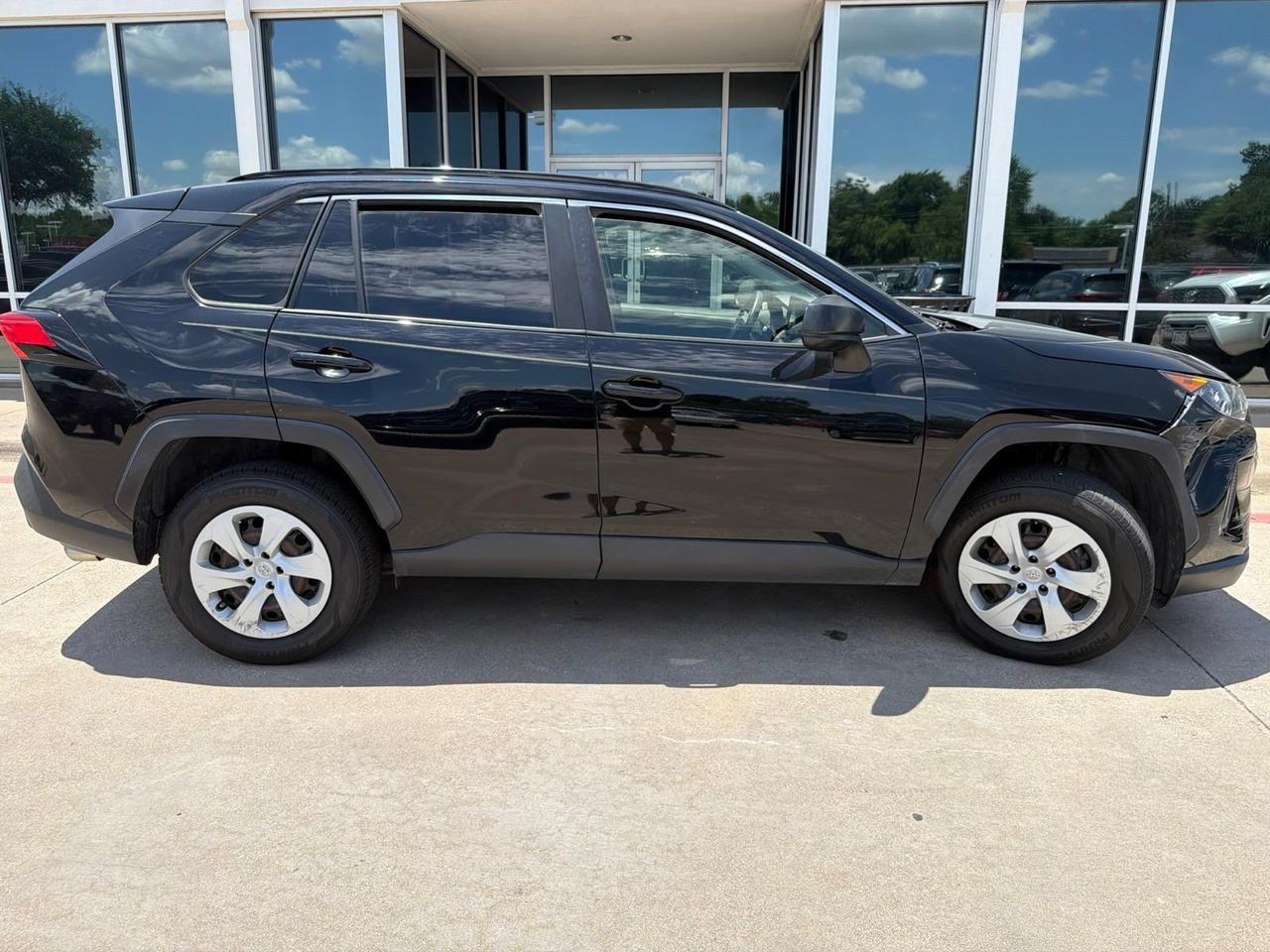 2019 Toyota RAV4 LE Hurst TX