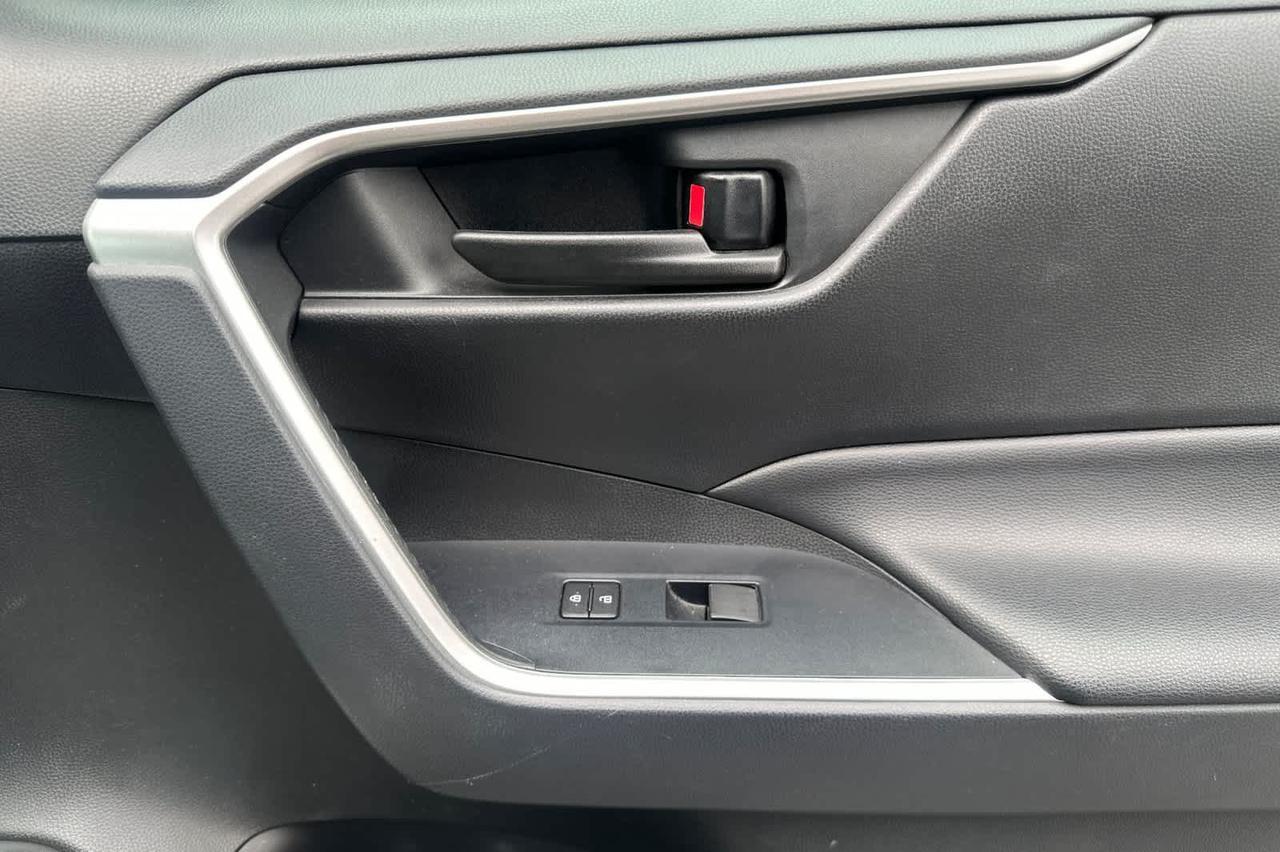 2019 Toyota RAV4 LE Roseville CA
