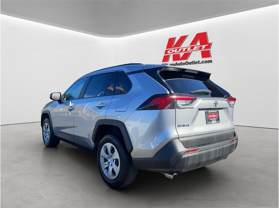 2019 Toyota RAV4 LE Sport Utility 4D