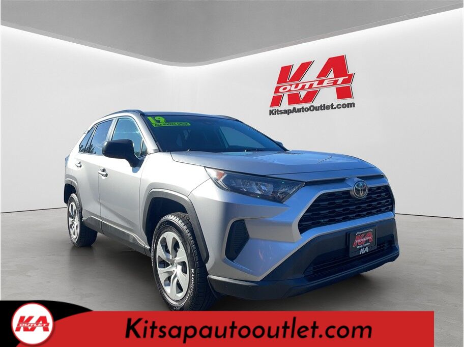 2019 Toyota RAV4 LE Sport Utility 4D