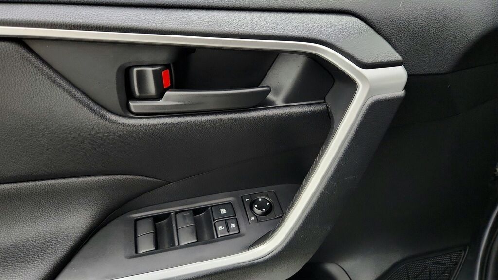 2019 Toyota RAV4 LE Laurel MD