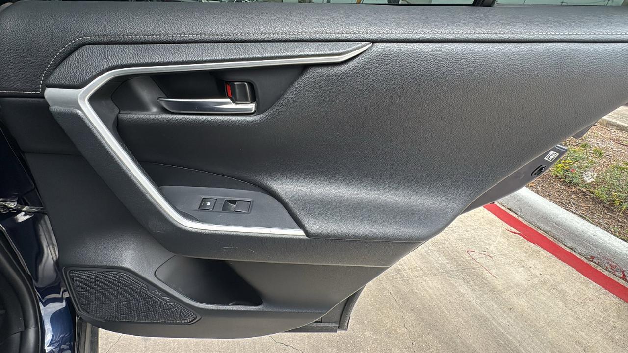 2019 Toyota RAV4 Limited  Selma TX
