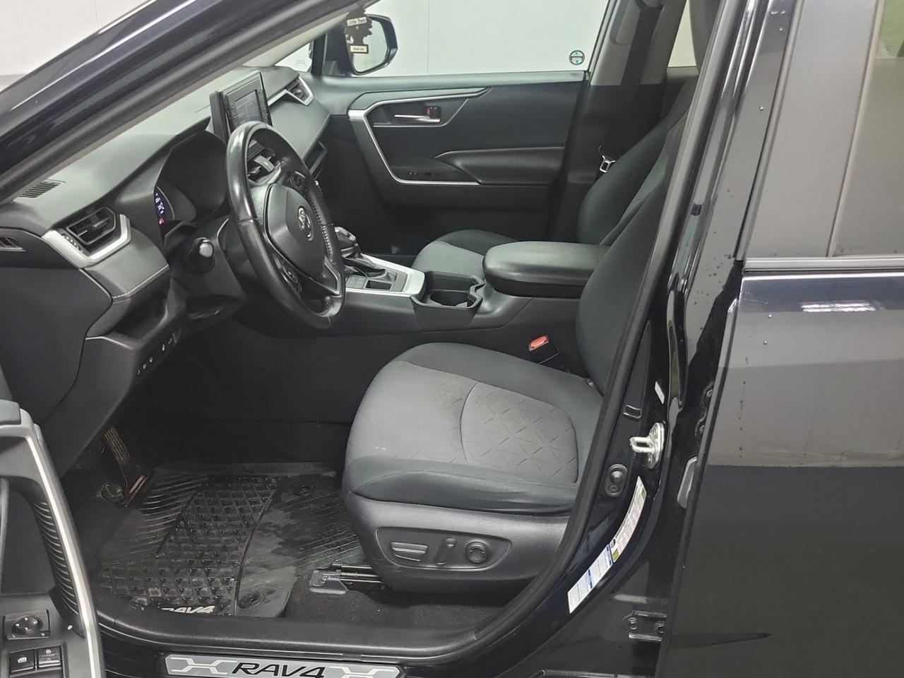 2019 Toyota RAV4 XLE NEW ARRIVAL B.CAM SUNROOF NOACCIDENT Toronto ON