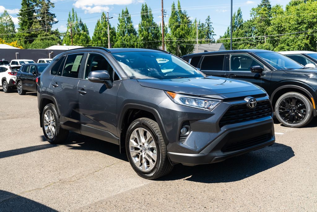 2019 Toyota RAV4 XLE Premium