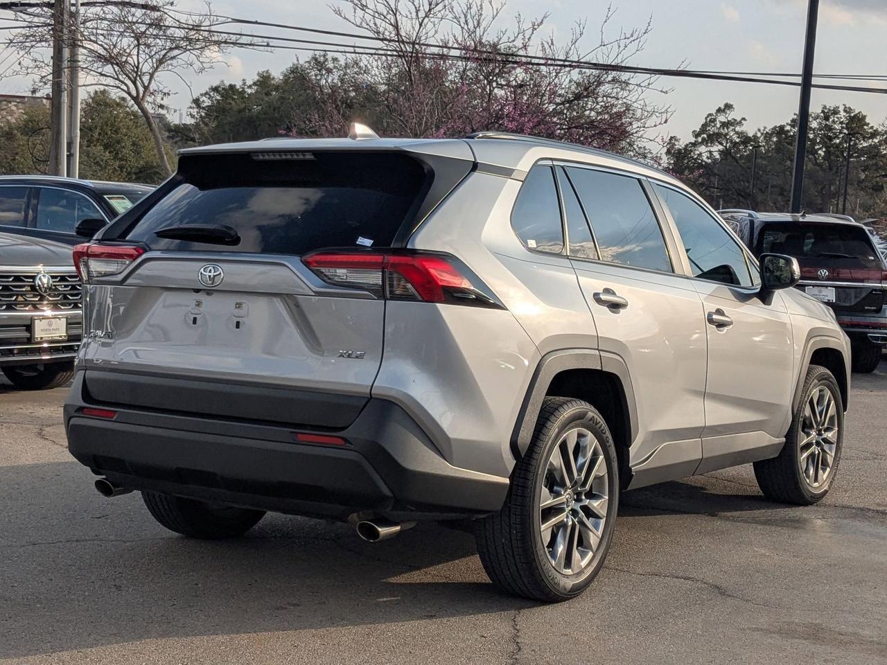 2019 Toyota RAV4 XLE Premium