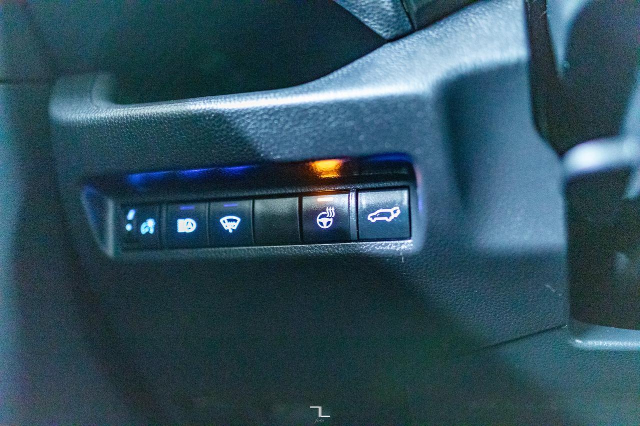 2019 Toyota Rav4 AWD XLE Leather Roof BCam Red Deer AB