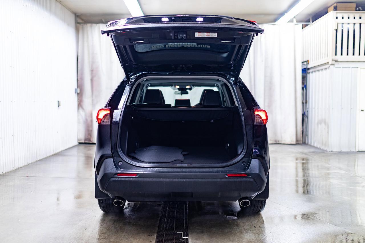 2019 Toyota Rav4 AWD XLE Leather Roof BCam Red Deer AB