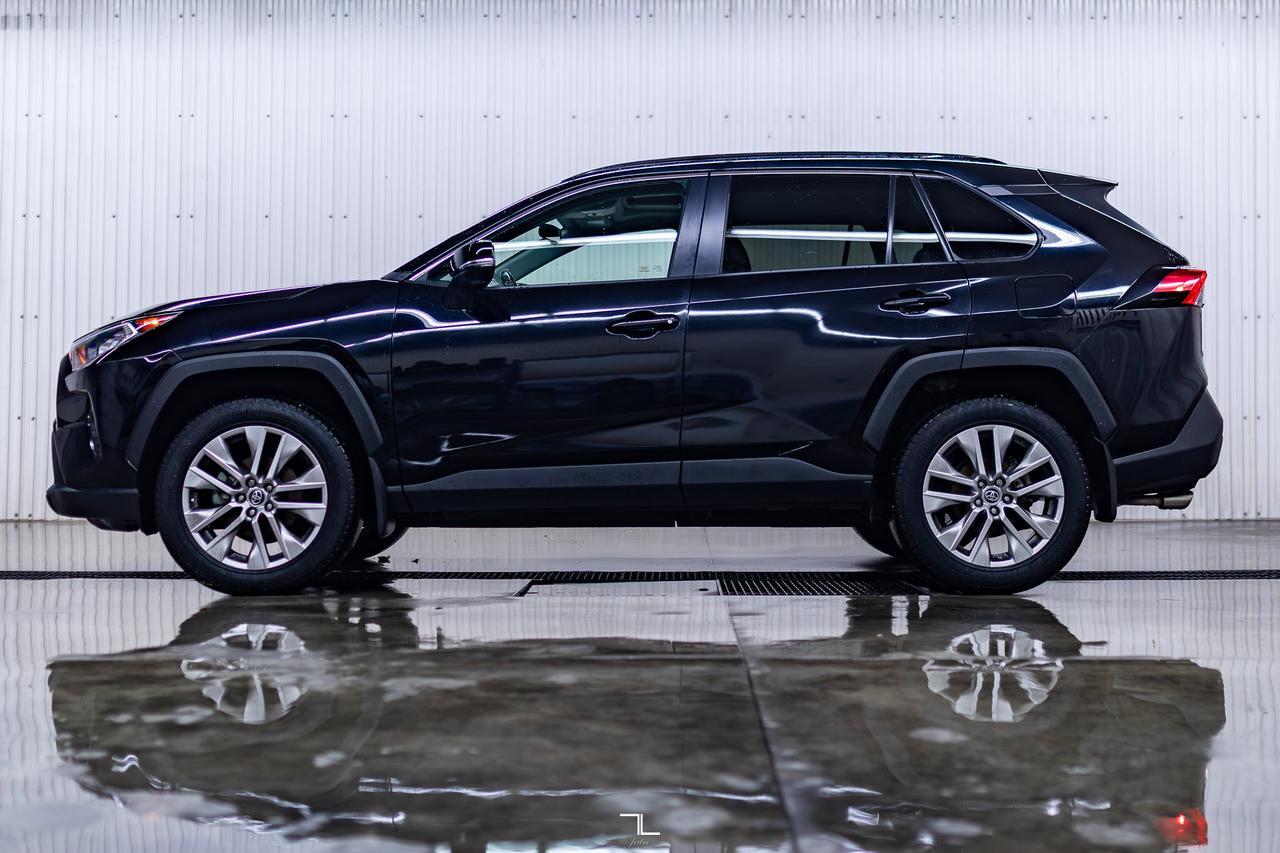 2019 Toyota Rav4 AWD XLE Leather Roof BCam Red Deer AB