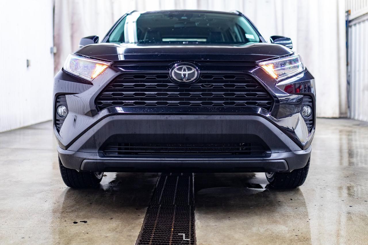 2019 Toyota Rav4 AWD XLE Leather Roof BCam Red Deer AB