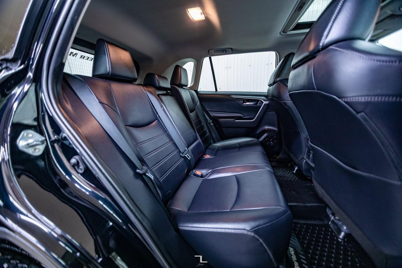 2019 Toyota Rav4 AWD XLE Leather Roof BCam Red Deer AB