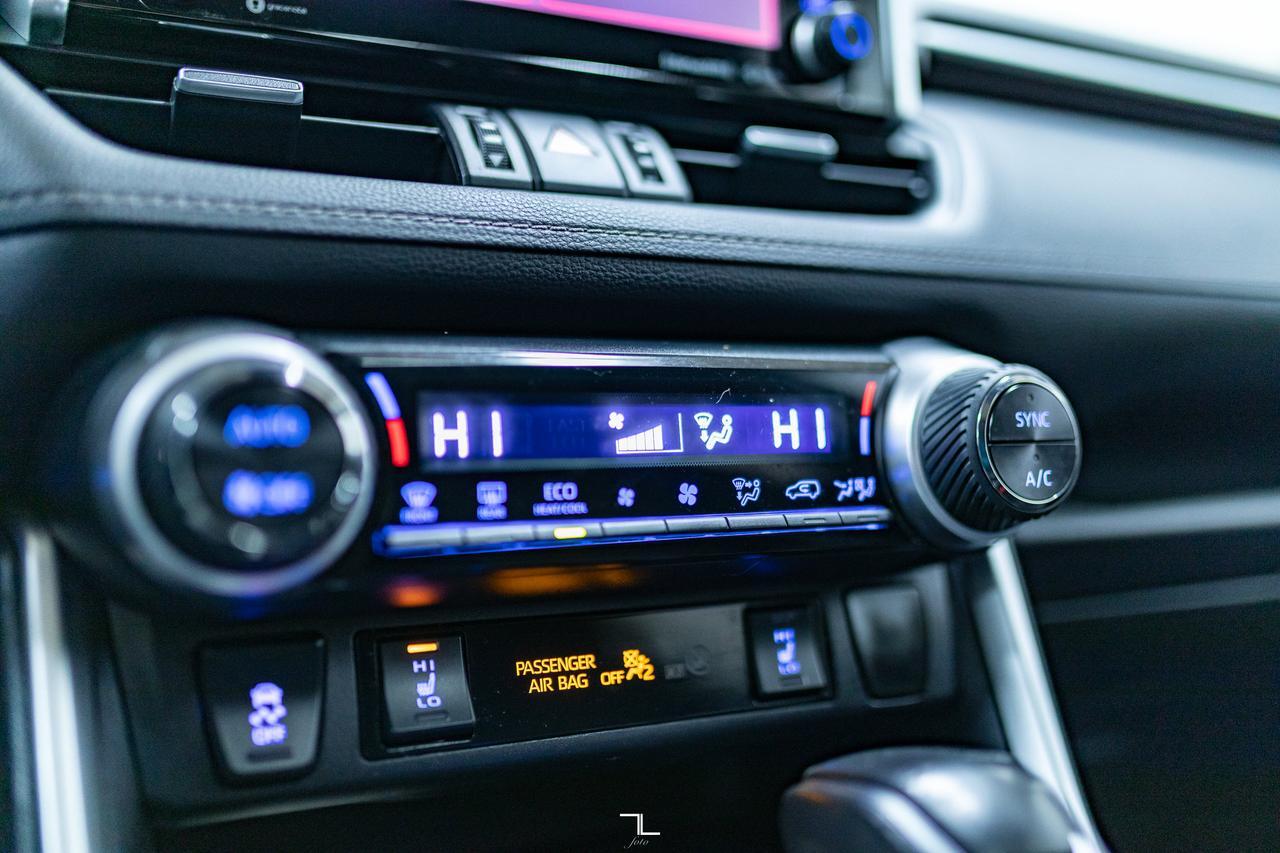 2019 Toyota Rav4 AWD XLE Leather Roof BCam Red Deer AB