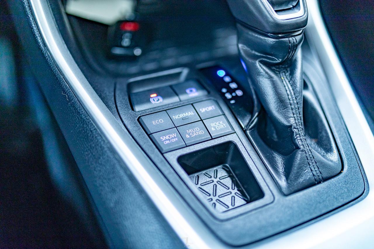 2019 Toyota Rav4 AWD XLE Leather Roof BCam Red Deer AB