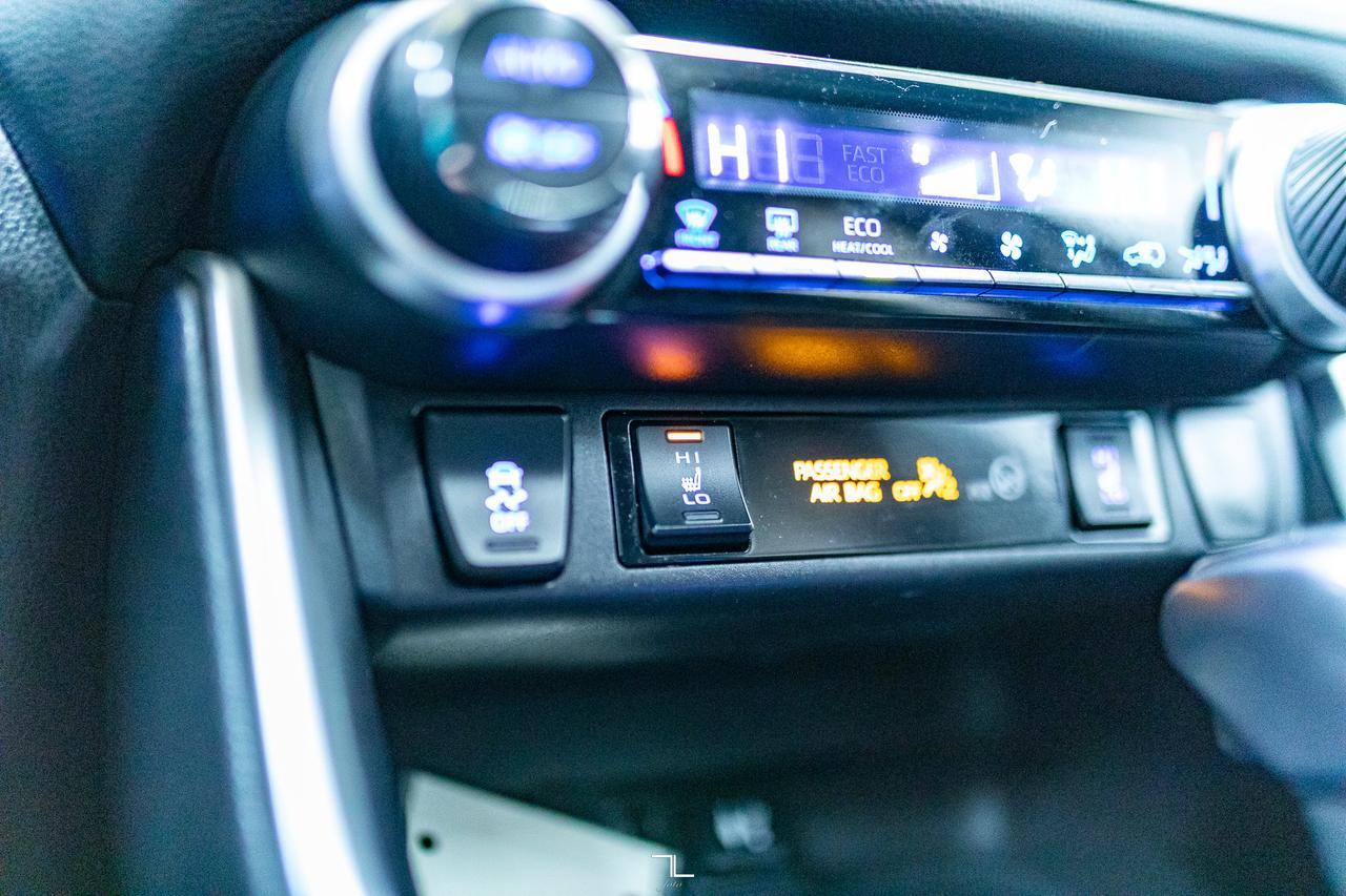 2019 Toyota Rav4 AWD XLE Leather Roof BCam Red Deer AB