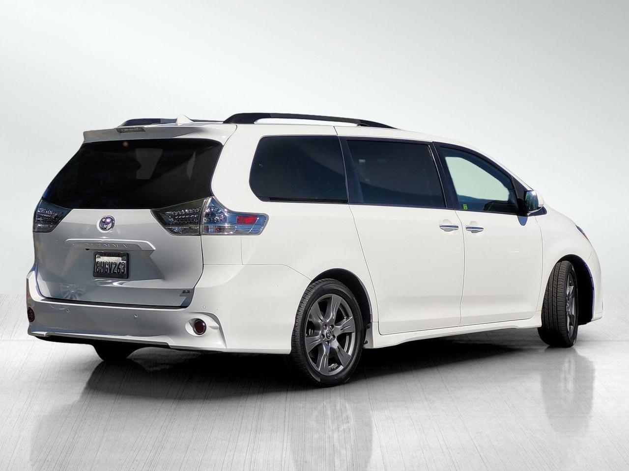 2019 Toyota SIENNA SE PREMIUM Roseville CA