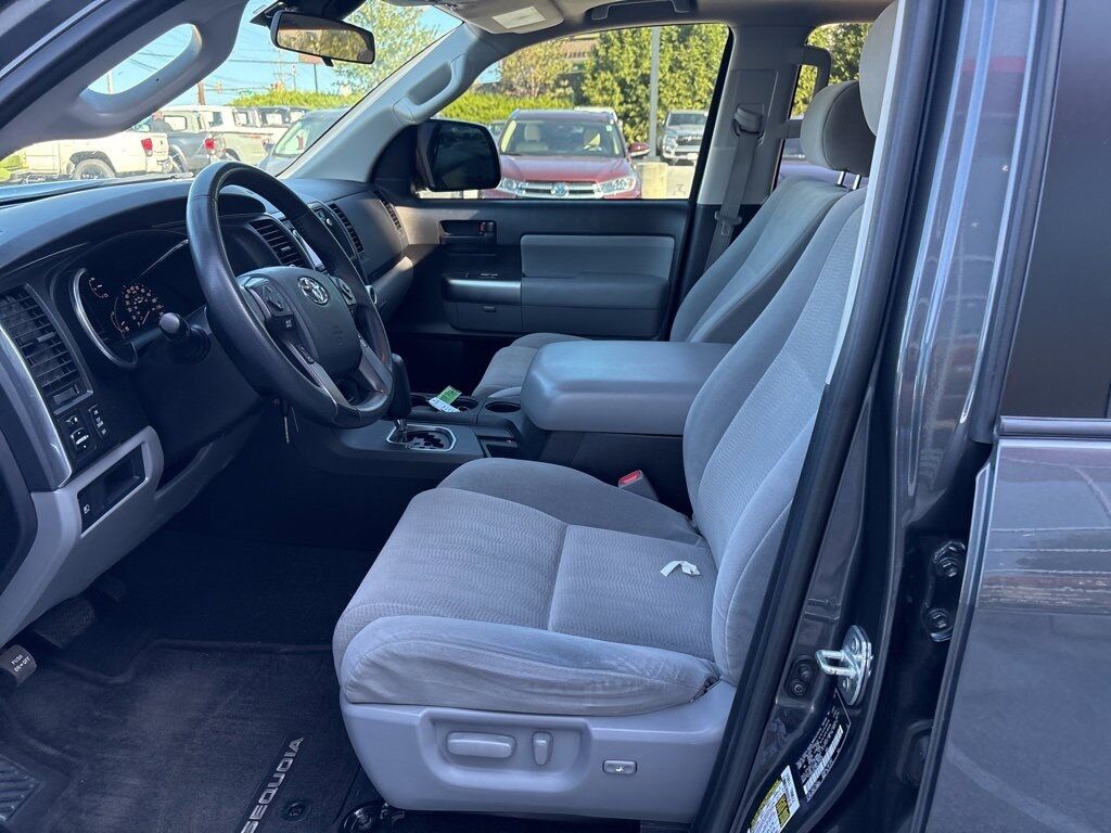 2019 Toyota Sequoia SR5