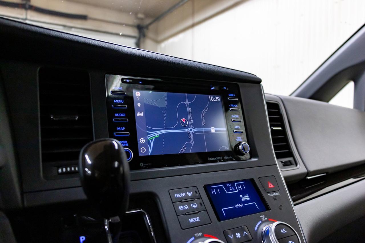 2019 Toyota Sienna AWD XLE Leather Roof Nav BCam Red Deer AB