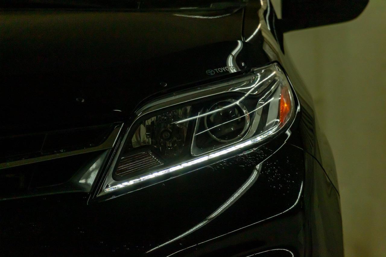 2019 Toyota Sienna AWD XLE Leather Roof Nav BCam Red Deer AB