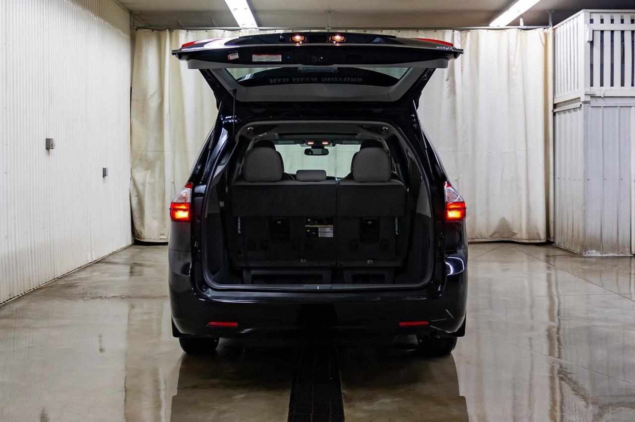 2019 Toyota Sienna AWD XLE Leather Roof Nav BCam Red Deer AB