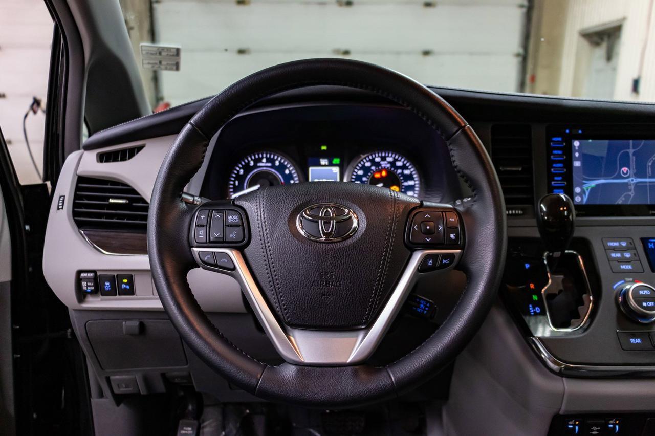 2019 Toyota Sienna AWD XLE Leather Roof Nav BCam Red Deer AB