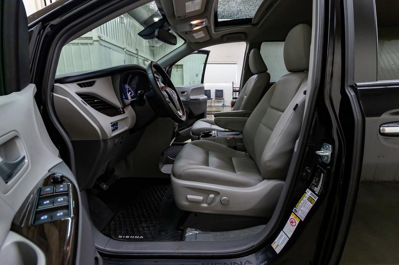 2019 Toyota Sienna AWD XLE Leather Roof Nav BCam Red Deer AB