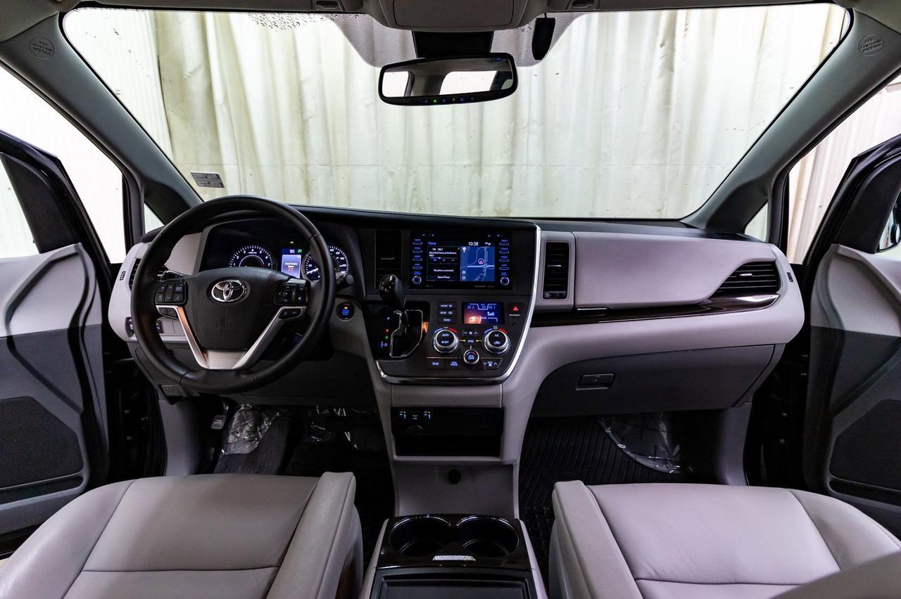 2019 Toyota Sienna AWD XLE Leather Roof Nav BCam Red Deer AB