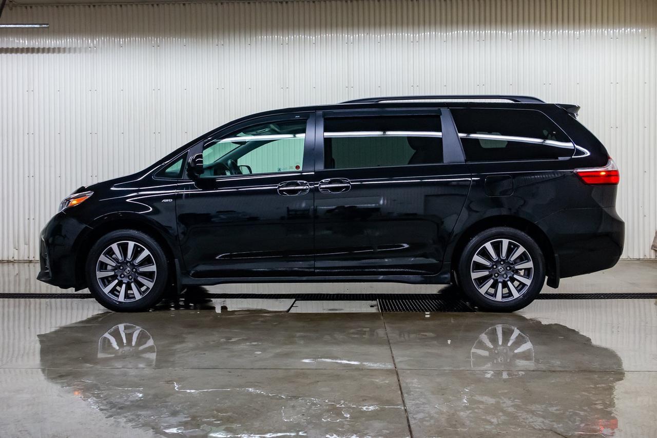 2019 Toyota Sienna AWD XLE Leather Roof Nav BCam Red Deer AB