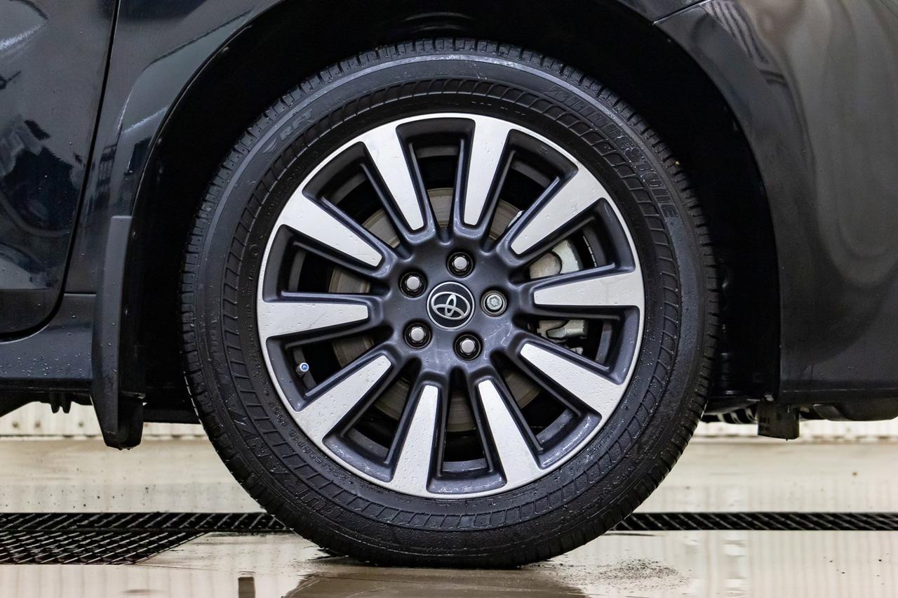 2019 Toyota Sienna AWD XLE Leather Roof Nav BCam Red Deer AB