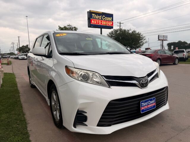 2019 Toyota Sienna LE 8 Passenger