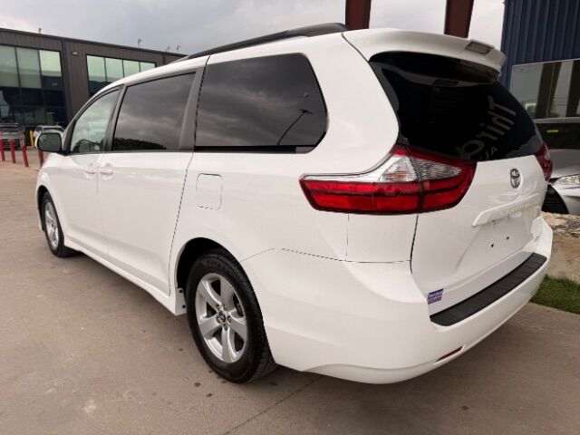 2019 Toyota Sienna LE 8 Passenger