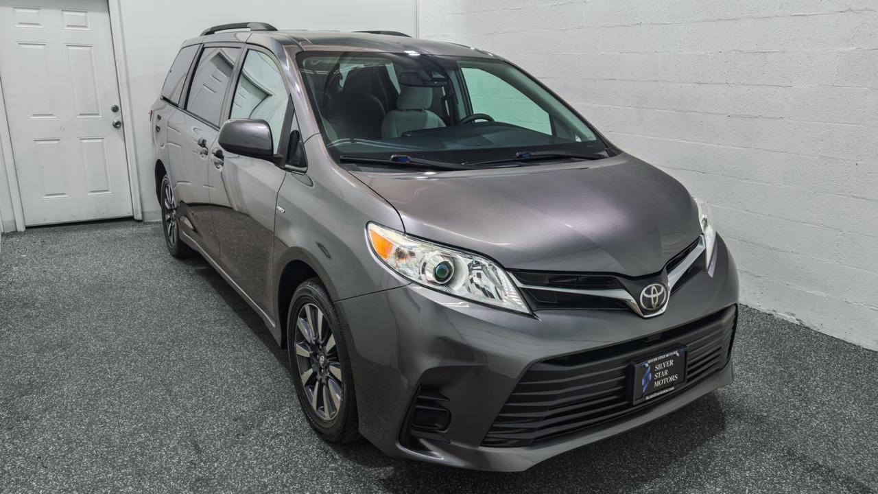 2019 Toyota Sienna LE AWD