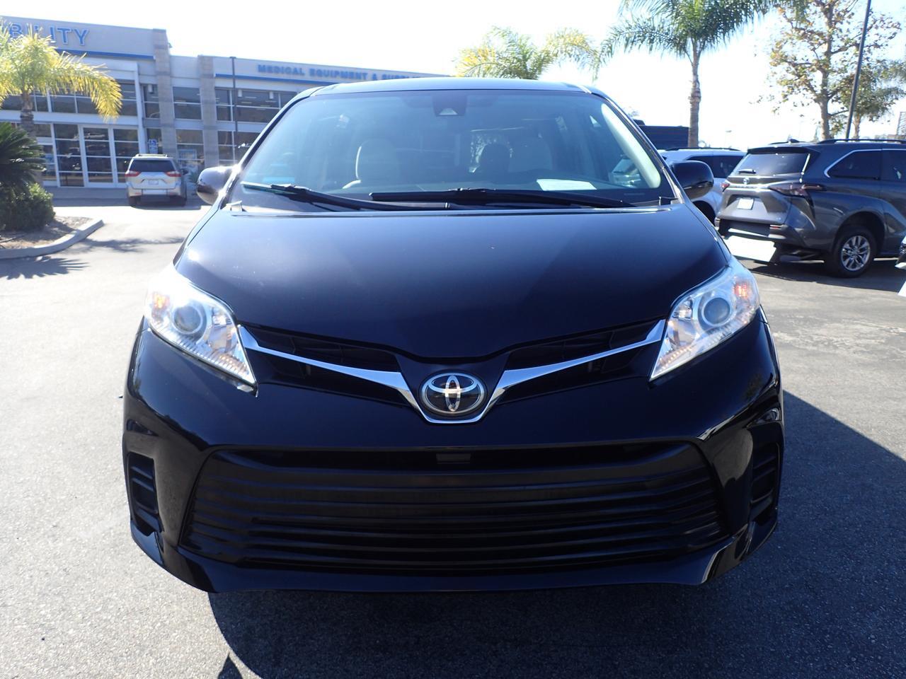 2019 Toyota Sienna LE