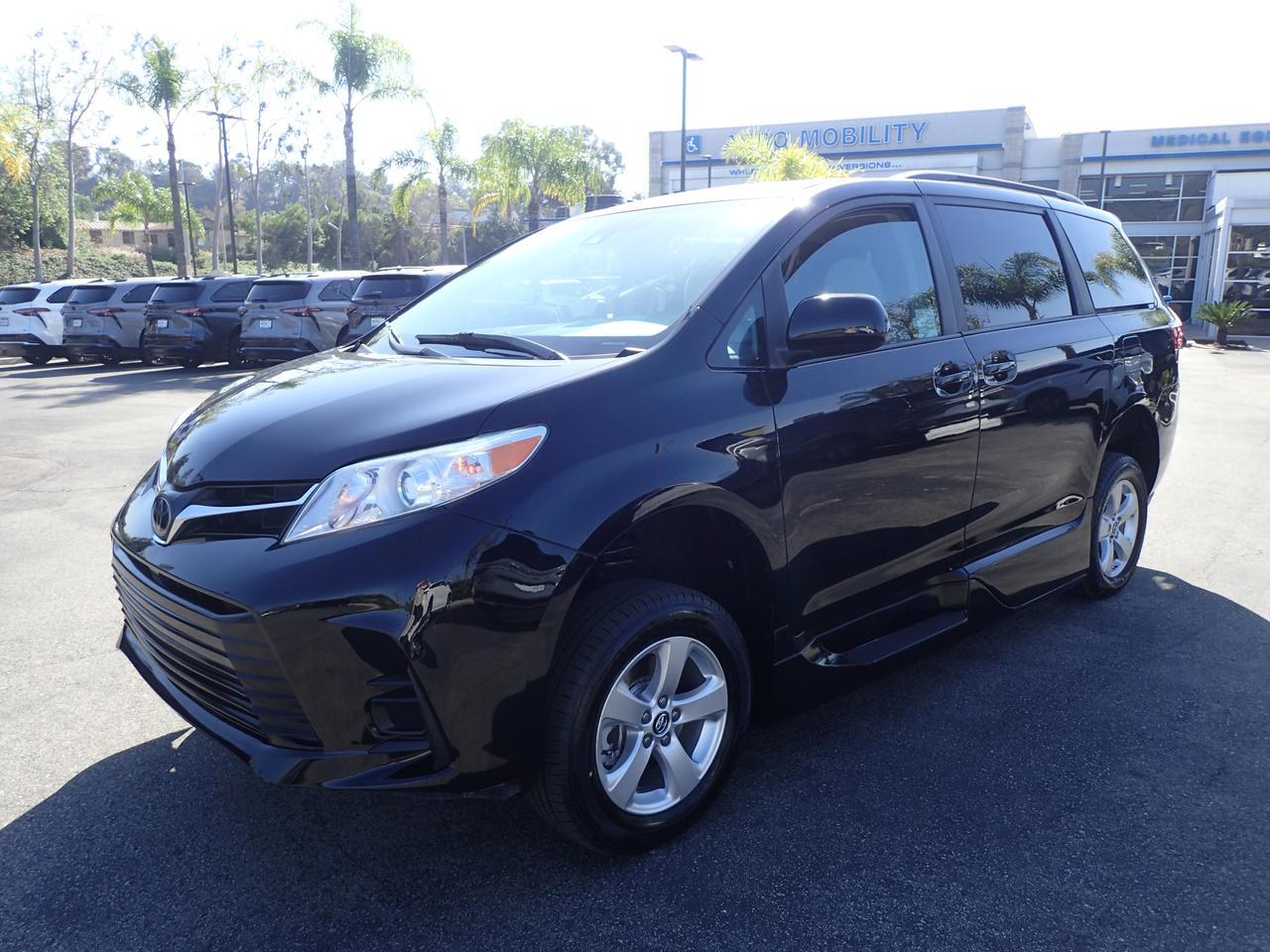 2019 Toyota Sienna LE