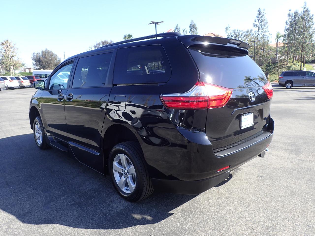 2019 Toyota Sienna LE Anaheim CA