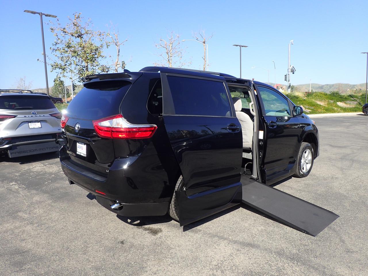 2019 Toyota Sienna LE Anaheim CA