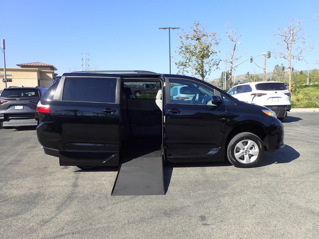 2019 Toyota Sienna LE Anaheim CA